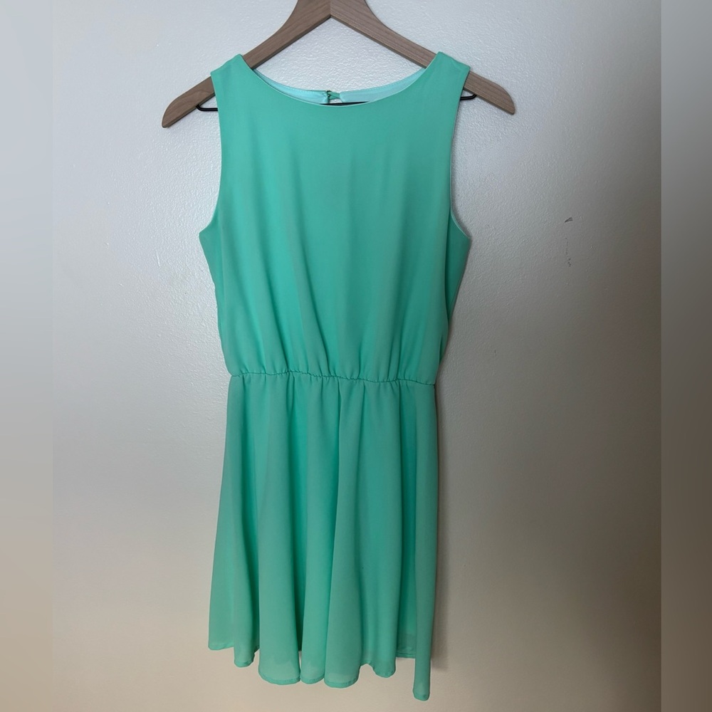 Color Me Red Mint Green Sleeveless Dress – Size Small
